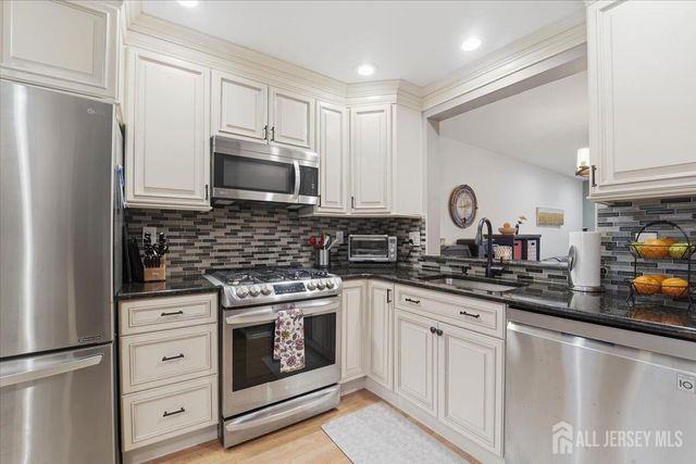 1103 Hickory Court, South Brunswick, NJ 08852