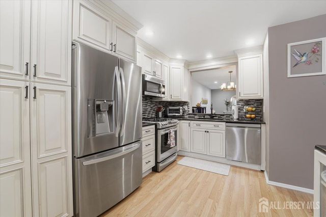 1103 Hickory Court, South Brunswick, NJ 08852