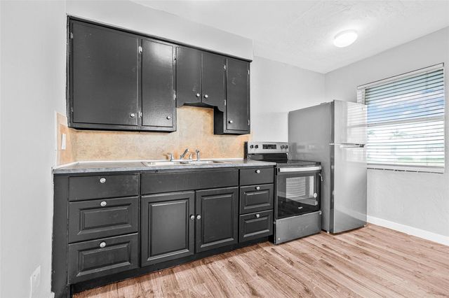 30 LYNN WAY, Madeira Beach, FL 33708