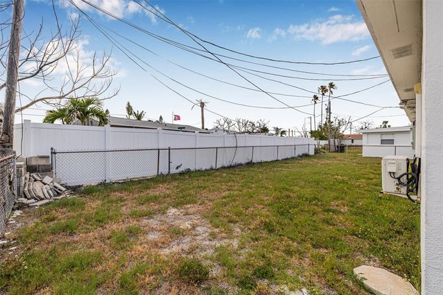 30 LYNN WAY, Madeira Beach, FL 33708