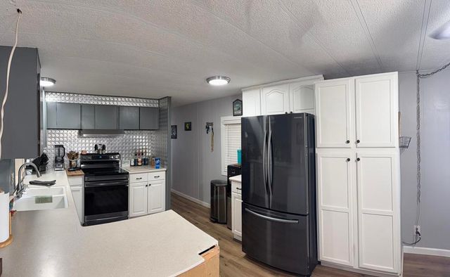 3411 Thermal Place, Thermal, CA 92274