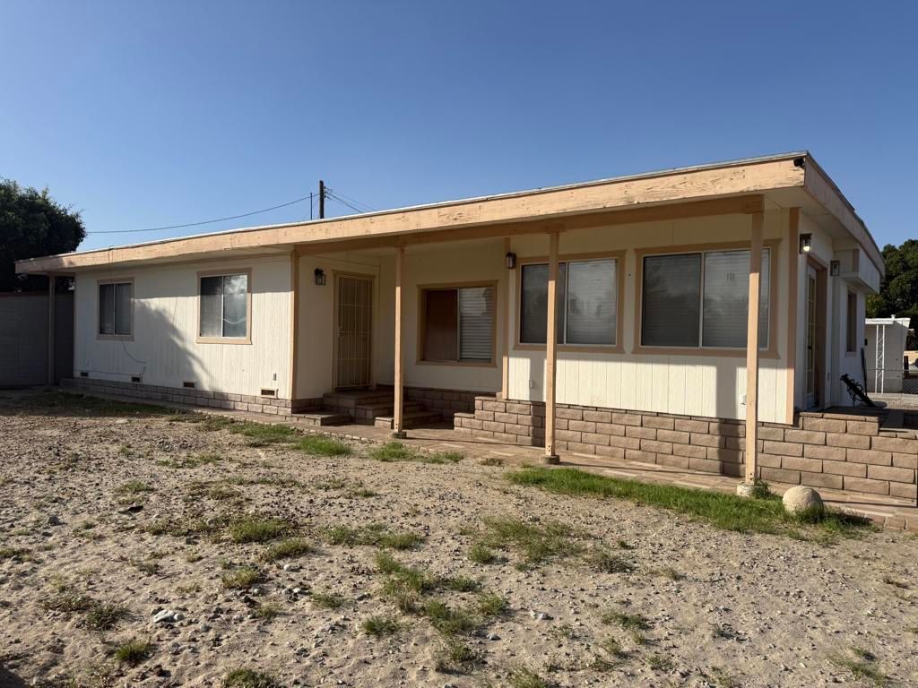 Image 2 of property listing at 3411 Thermal Place, Thermal, CA 92274