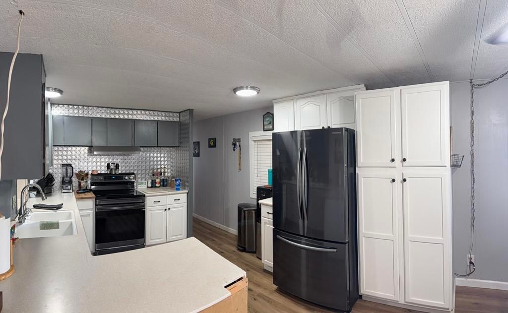 Image 20 of property listing at 3411 Thermal Place, Thermal, CA 92274