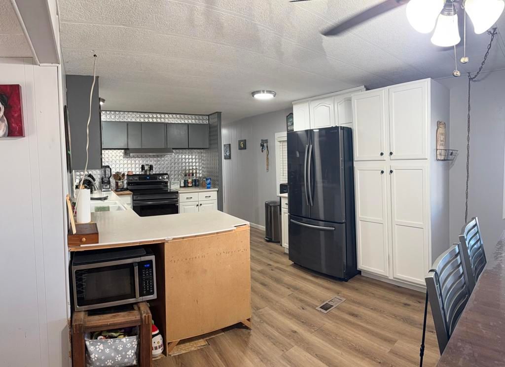 Image 23 of property listing at 3411 Thermal Place, Thermal, CA 92274