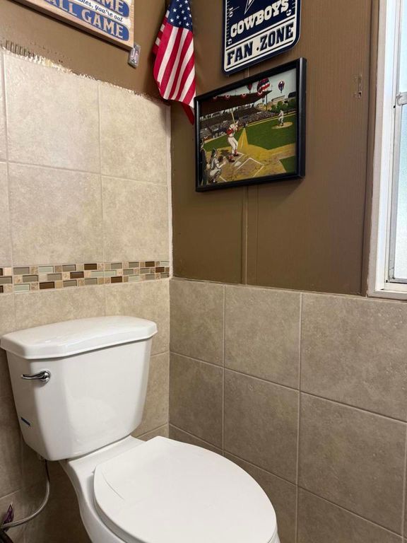 Image 28 of property listing at 3411 Thermal Place, Thermal, CA 92274