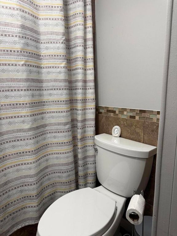 Image 31 of property listing at 3411 Thermal Place, Thermal, CA 92274