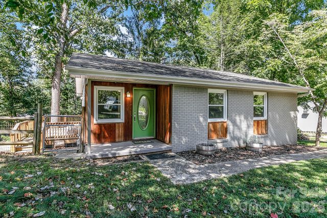 16 Merlin Way, Asheville, NC 28806