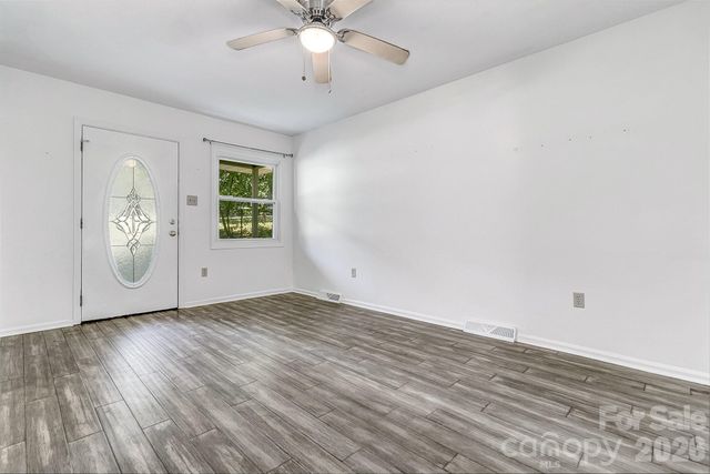 16 Merlin Way, Asheville, NC 28806