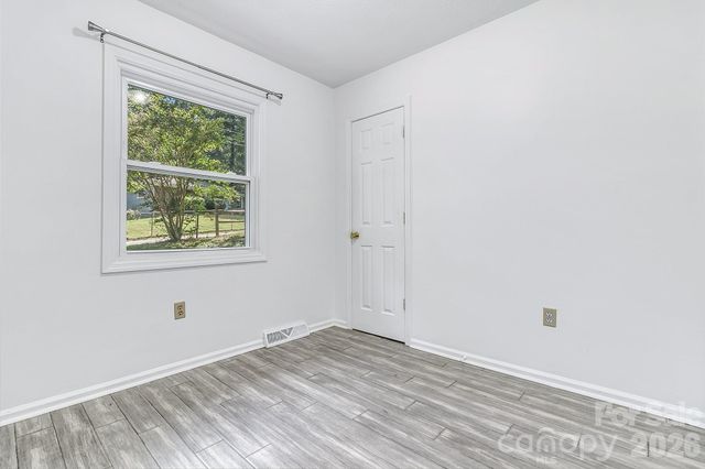 16 Merlin Way, Asheville, NC 28806