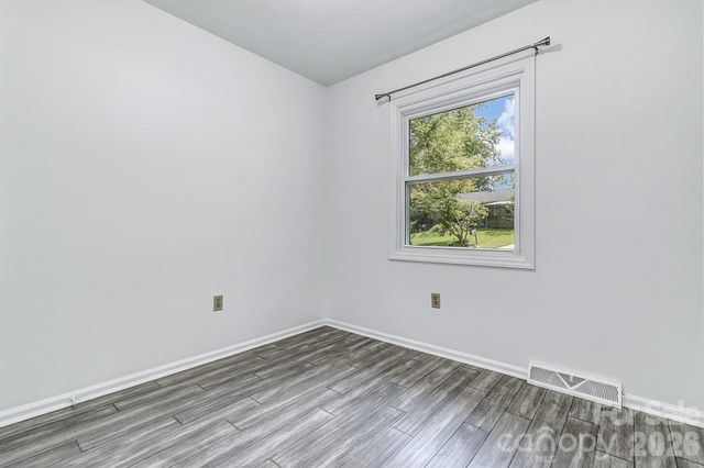 16 Merlin Way, Asheville, NC 28806