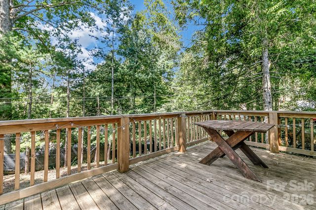 16 Merlin Way, Asheville, NC 28806
