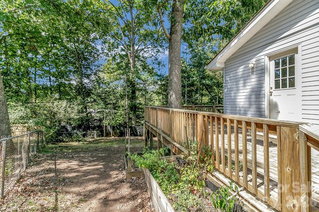 16 Merlin Way, Asheville, NC 28806
