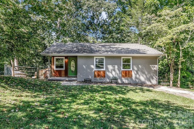 16 Merlin Way, Asheville, NC 28806