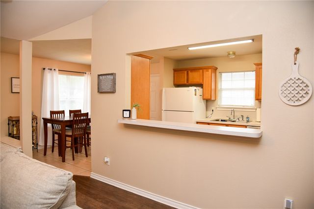 3813 Oldenburg, College Station, TX 77845