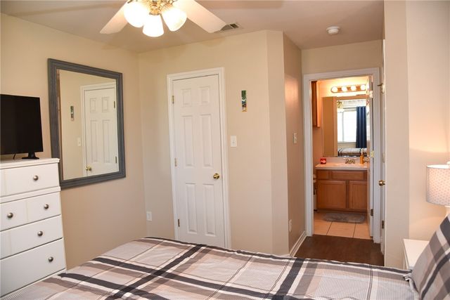 3813 Oldenburg, College Station, TX 77845