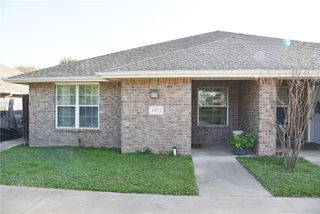 3813 Oldenburg, College Station, TX 77845