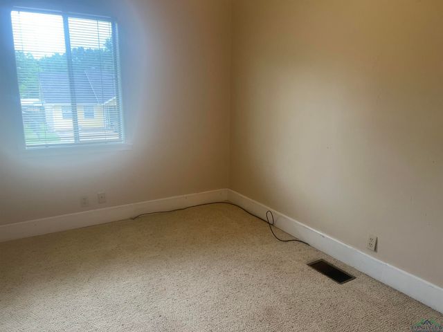 1609 Bomar St, Marshall, TX 75670