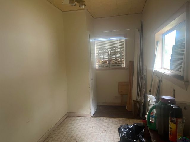 1609 Bomar St, Marshall, TX 75670
