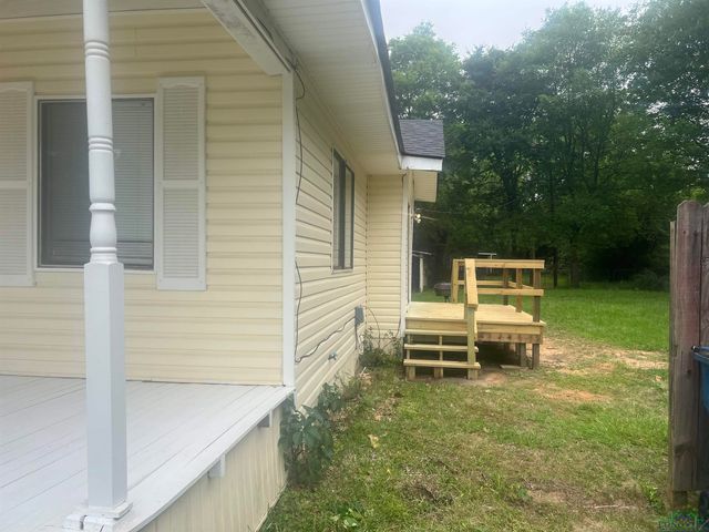 1609 Bomar St, Marshall, TX 75670
