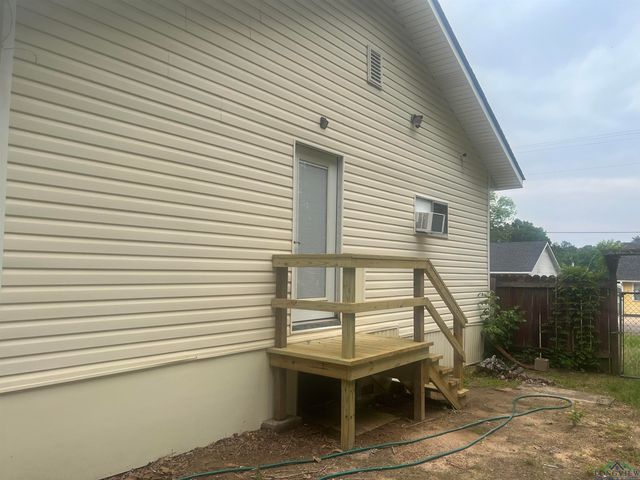 1609 Bomar St, Marshall, TX 75670