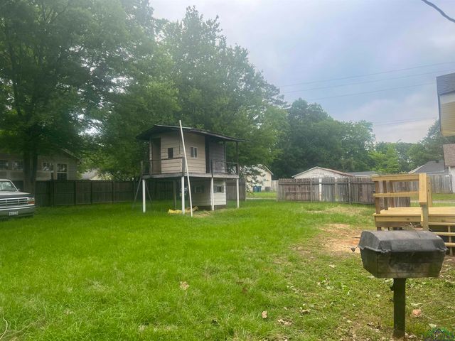 1609 Bomar St, Marshall, TX 75670
