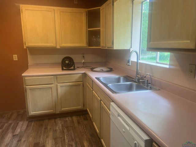 1609 Bomar St, Marshall, TX 75670