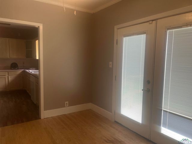 1609 Bomar St, Marshall, TX 75670