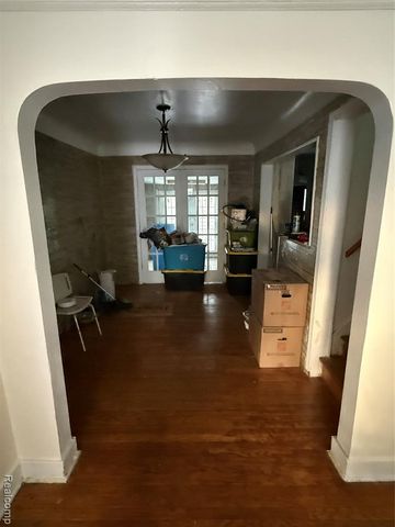 2832 Begole Street, Flint, MI 48504