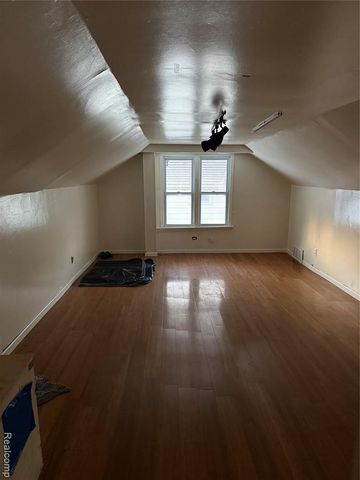 2832 Begole Street, Flint, MI 48504