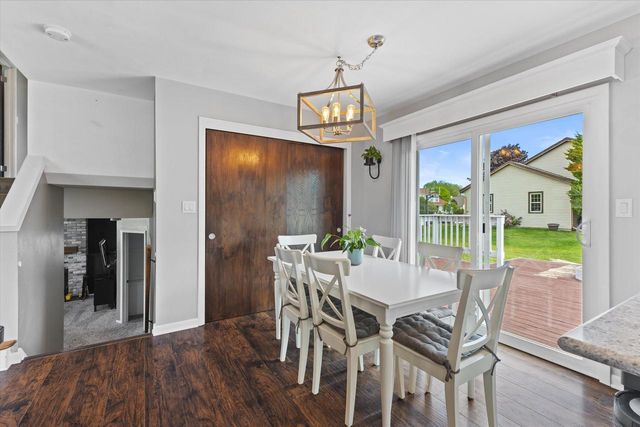 1128 Lake Park DRIVE, Pewaukee, WI 53072