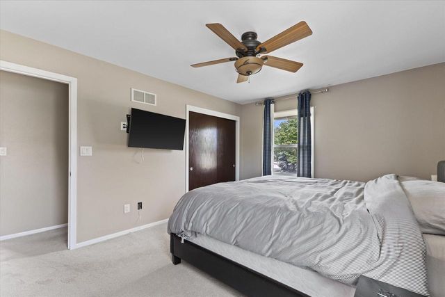 1128 Lake Park DRIVE, Pewaukee, WI 53072