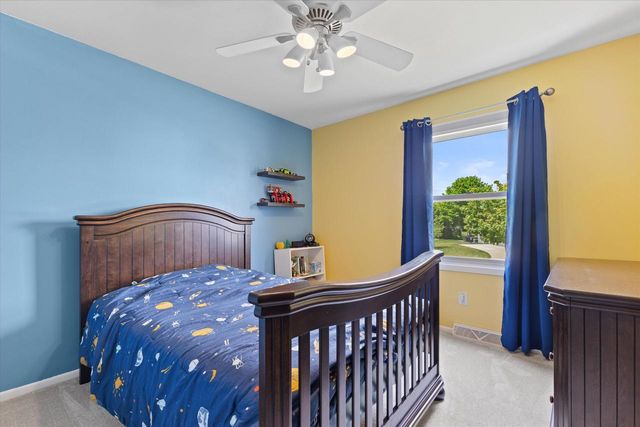 1128 Lake Park DRIVE, Pewaukee, WI 53072