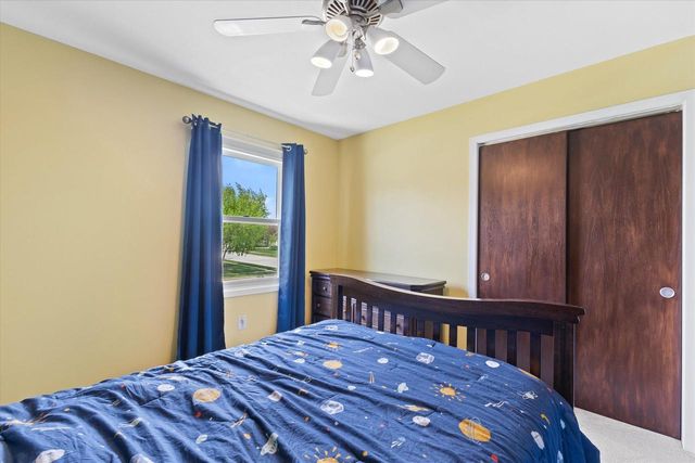 1128 Lake Park DRIVE, Pewaukee, WI 53072