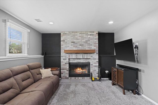 1128 Lake Park DRIVE, Pewaukee, WI 53072