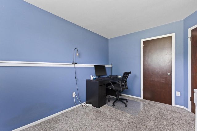 1128 Lake Park DRIVE, Pewaukee, WI 53072