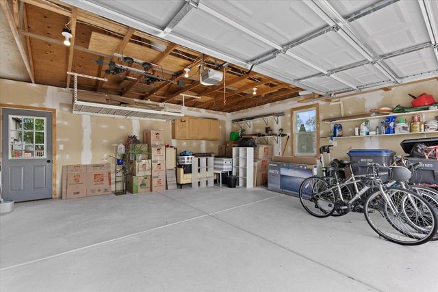 1128 Lake Park DRIVE, Pewaukee, WI 53072
