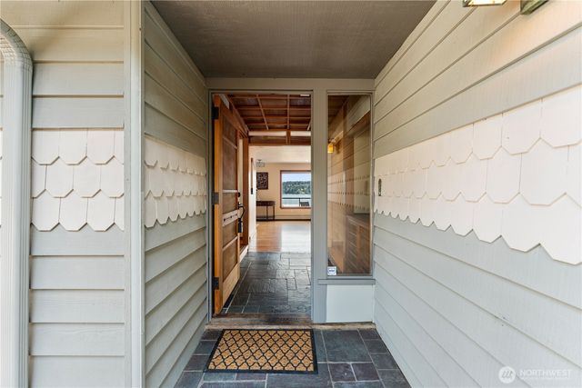3920 NE 157th Place, Lake Forest Park, WA 98155