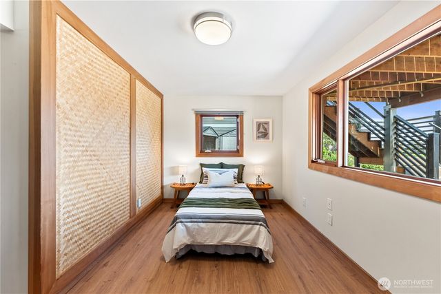 3920 NE 157th Place, Lake Forest Park, WA 98155