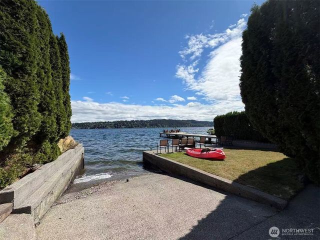 3920 NE 157th Place, Lake Forest Park, WA 98155