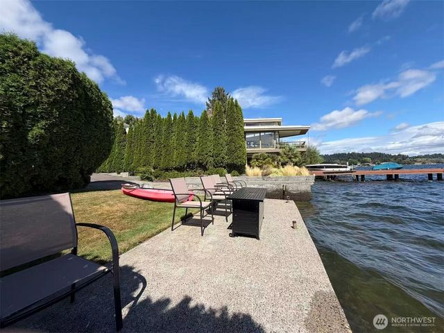 3920 NE 157th Place, Lake Forest Park, WA 98155