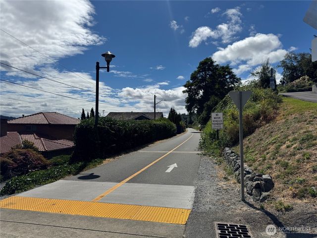 3920 NE 157th Place, Lake Forest Park, WA 98155