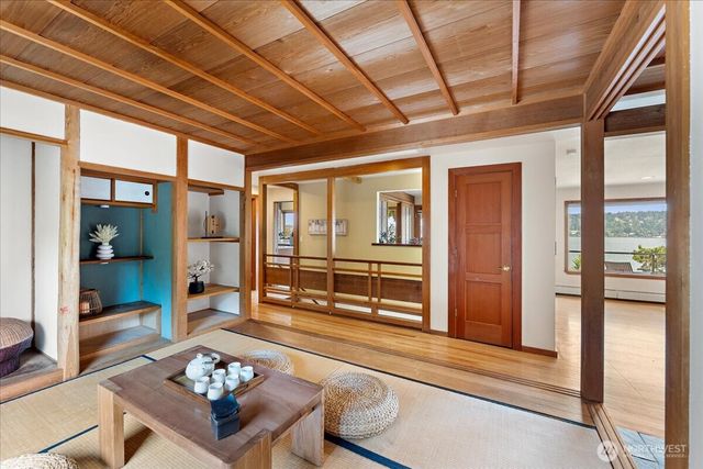 3920 NE 157th Place, Lake Forest Park, WA 98155