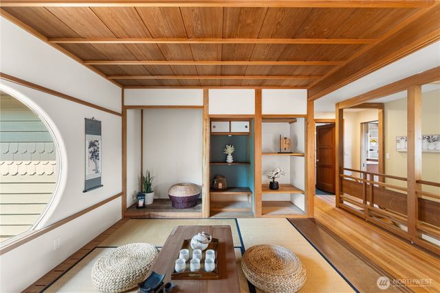 3920 NE 157th Place, Lake Forest Park, WA 98155