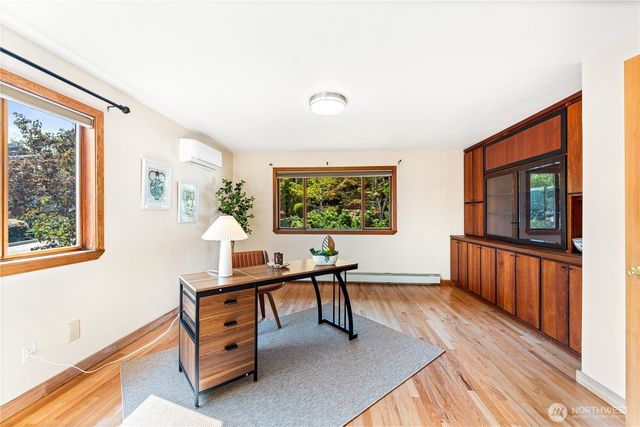 3920 NE 157th Place, Lake Forest Park, WA 98155