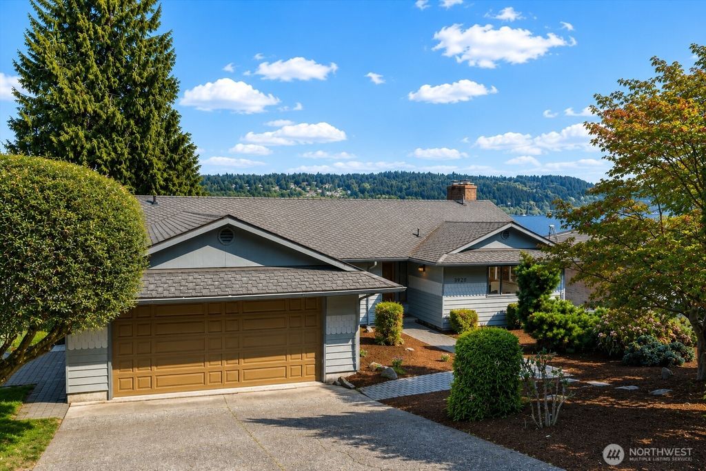 3920 NE 157th Place, Lake Forest Park, WA 98155