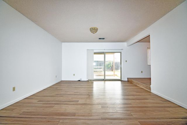 2621 Dels Ln, Turlock, CA 95382