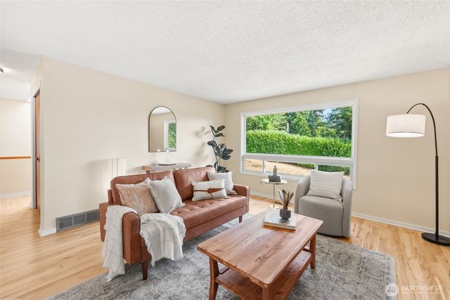 10514 SW 110th Street, Vashon, WA 98070