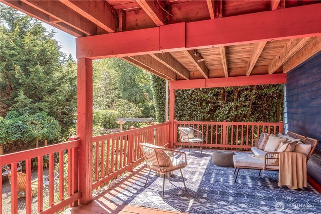 10514 SW 110th Street, Vashon, WA 98070