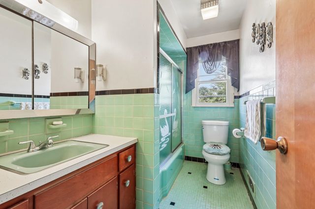 1355 RATZER RD, Wayne, NJ 07470