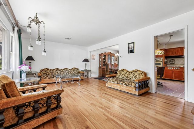 1355 RATZER RD, Wayne, NJ 07470